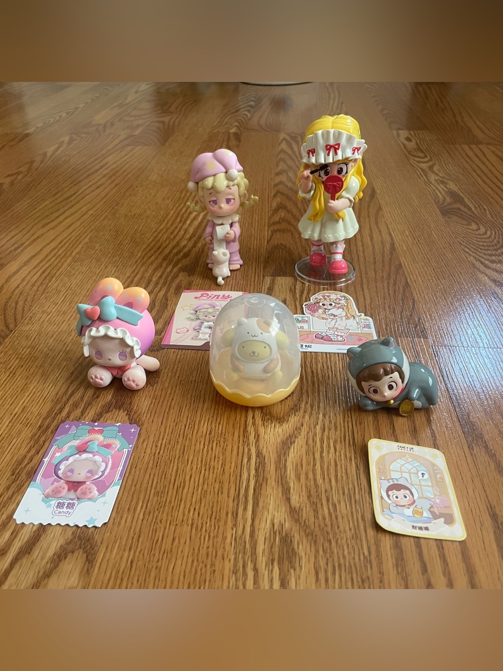 Toy Figure Bundle – Mixed Designer Art Toys (5 Figures + Cards)